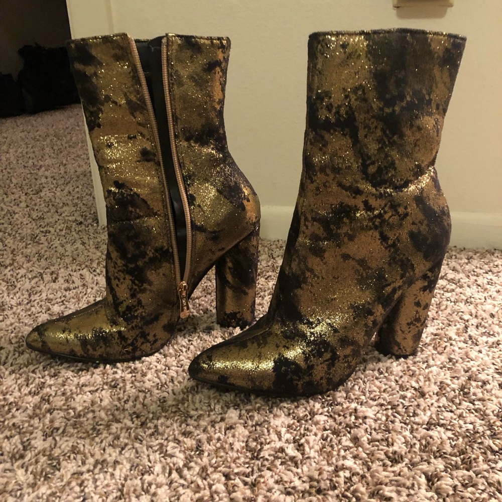 Black and gold heeled bootie